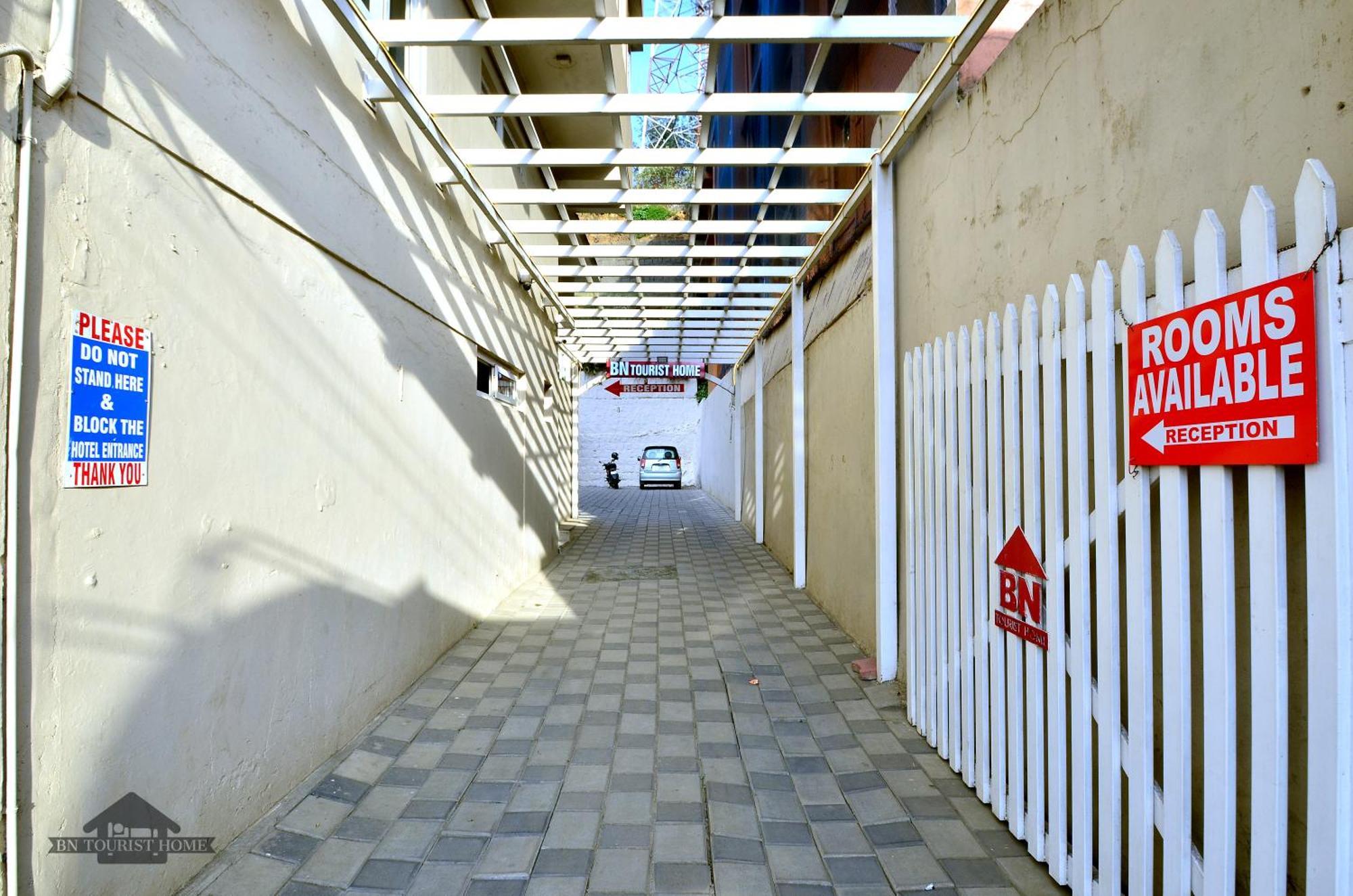 Bn Tourist Home Ooty Bagian luar foto