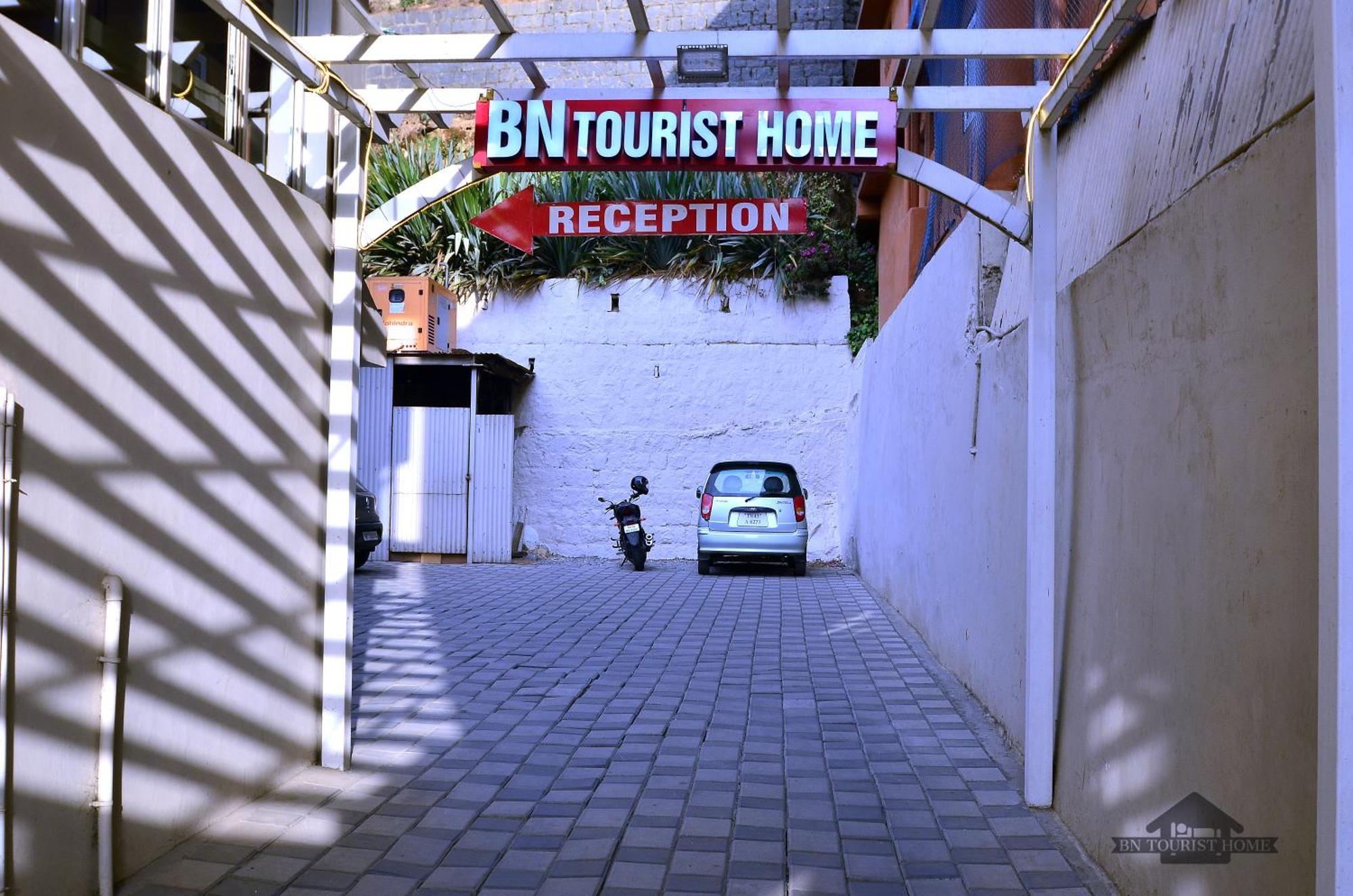 Bn Tourist Home Ooty Bagian luar foto
