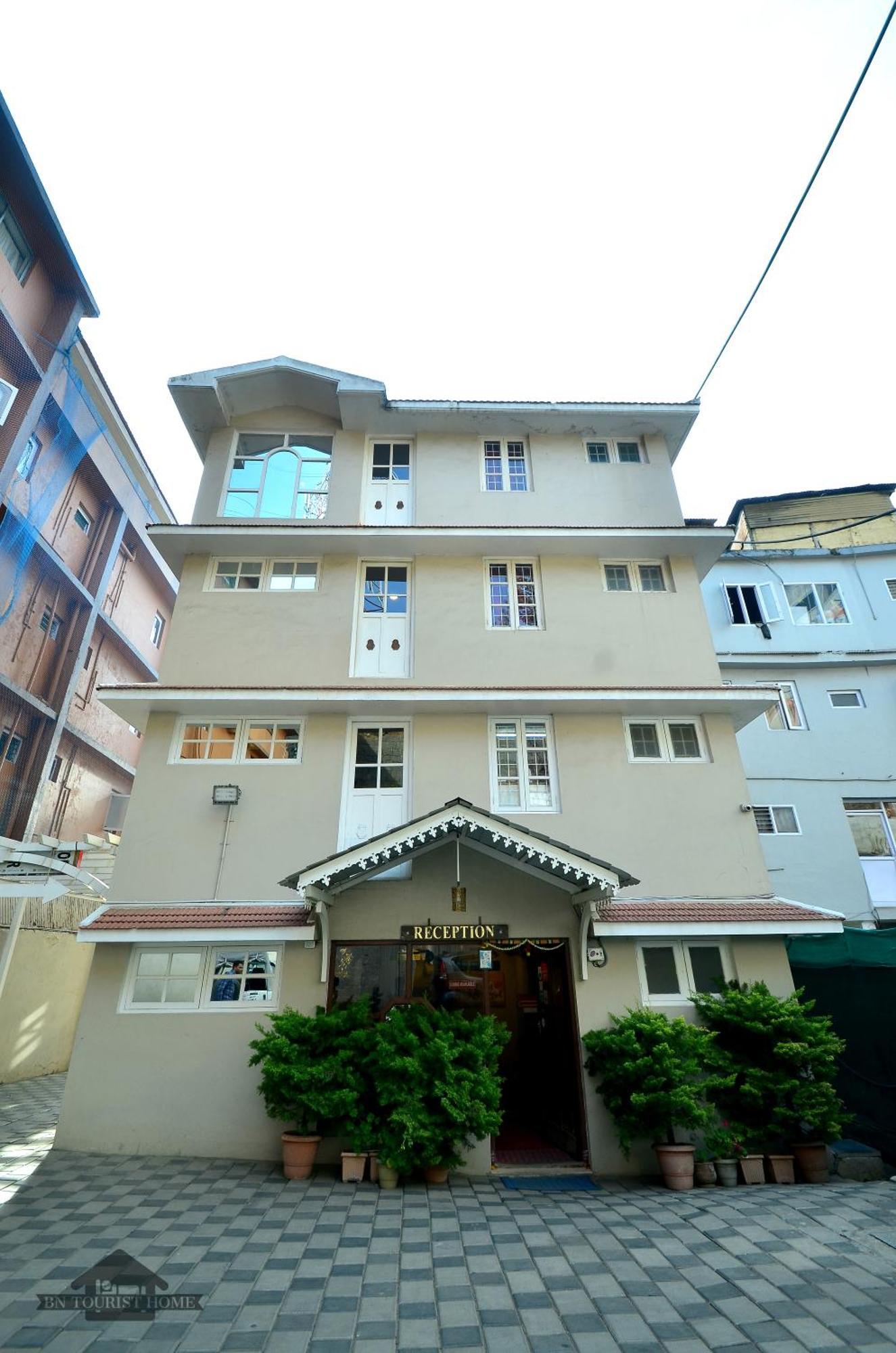 Bn Tourist Home Ooty Bagian luar foto